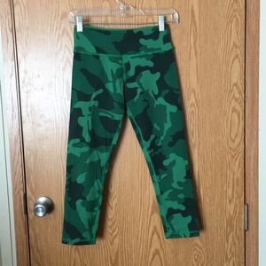 WODGEAR Camo Workout Crops